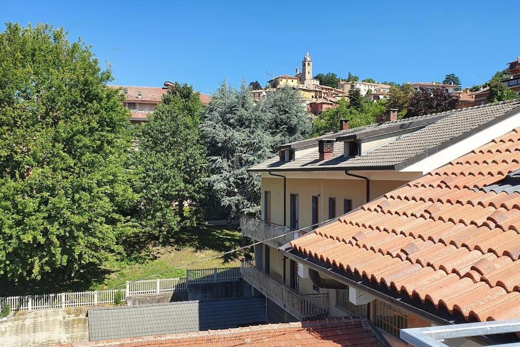 Charming 2.5Room Flat In Center Of Monforte dʼAlba Εξωτερικό φωτογραφία