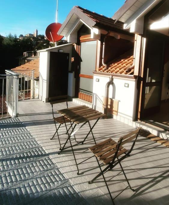 Charming 2.5Room Flat In Center Of Monforte dʼAlba Εξωτερικό φωτογραφία
