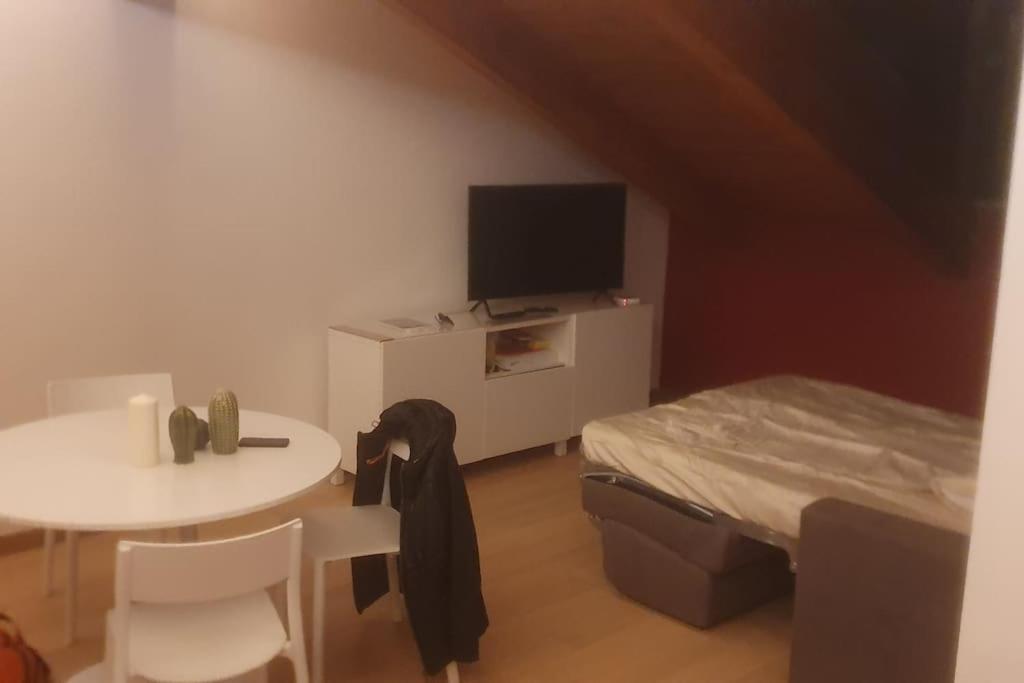Charming 2.5Room Flat In Center Of Monforte dʼAlba Εξωτερικό φωτογραφία