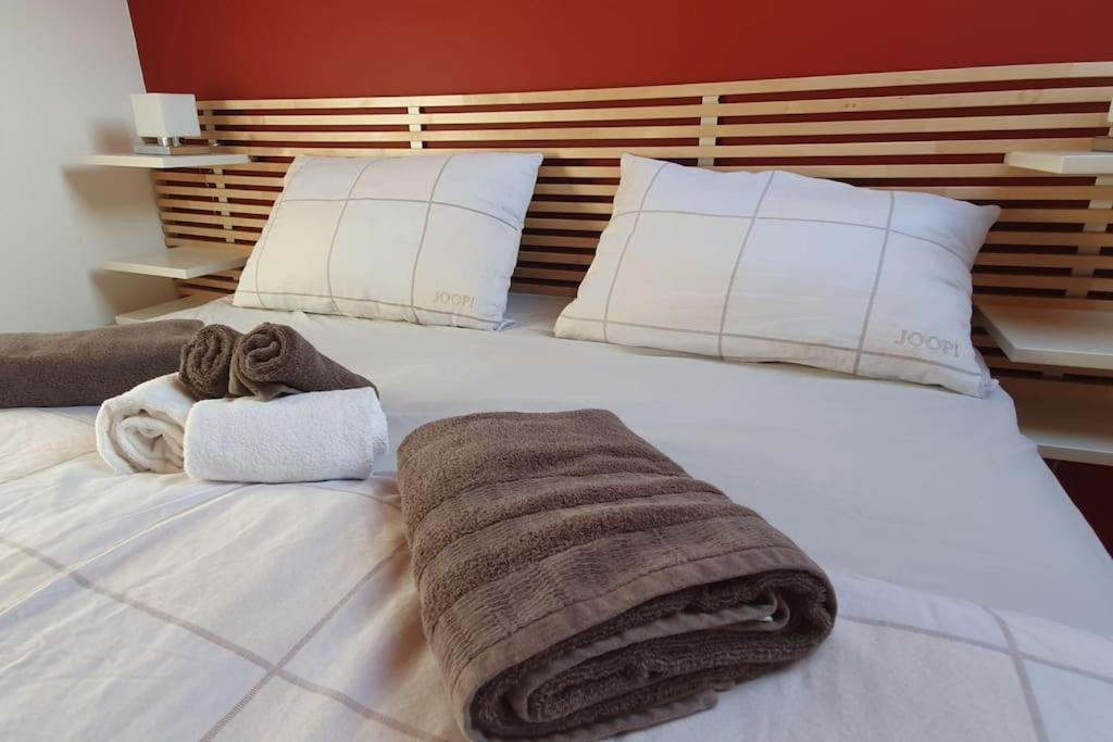 Charming 2.5Room Flat In Center Of Monforte dʼAlba Εξωτερικό φωτογραφία