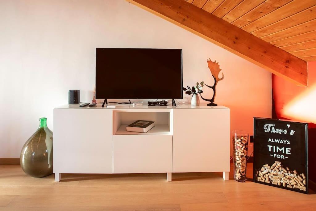 Charming 2.5Room Flat In Center Of Monforte dʼAlba Εξωτερικό φωτογραφία