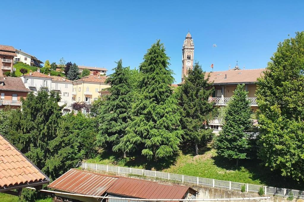 Charming 2.5Room Flat In Center Of Monforte dʼAlba Εξωτερικό φωτογραφία