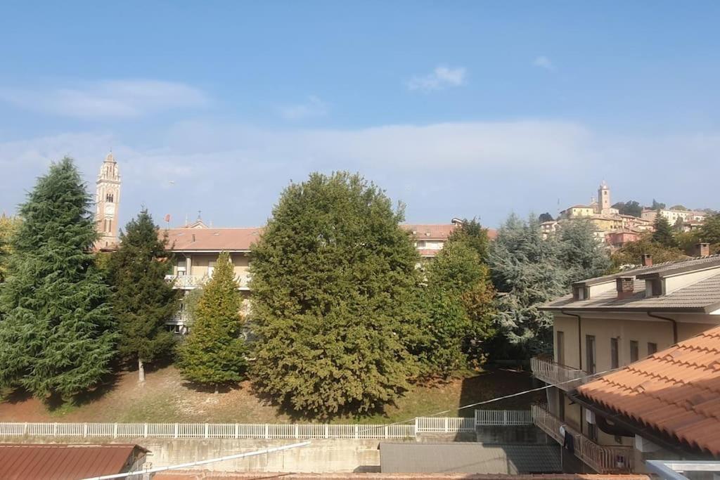 Charming 2.5Room Flat In Center Of Monforte dʼAlba Εξωτερικό φωτογραφία